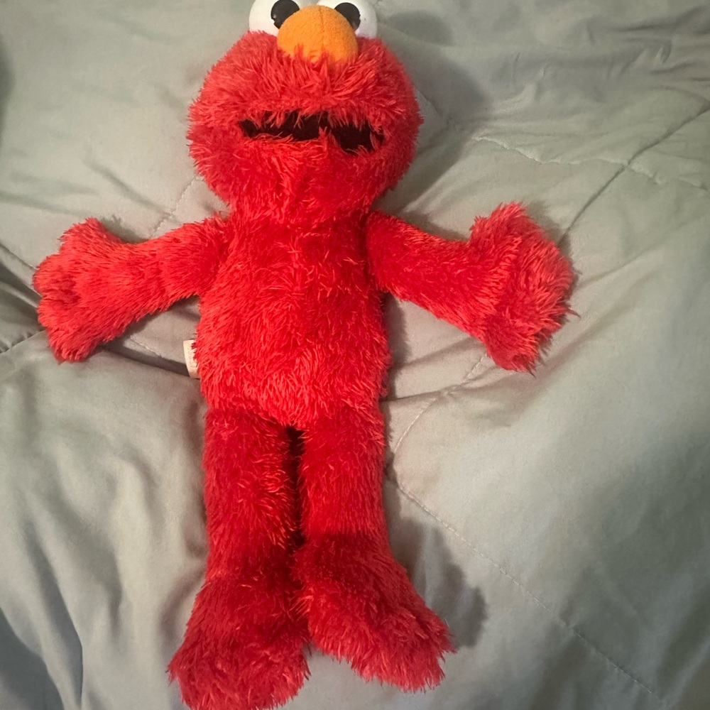 Hasbro 2016 Sesame Street Tickle Me Elmo 15" Talking Laughing Plush Doll Toy